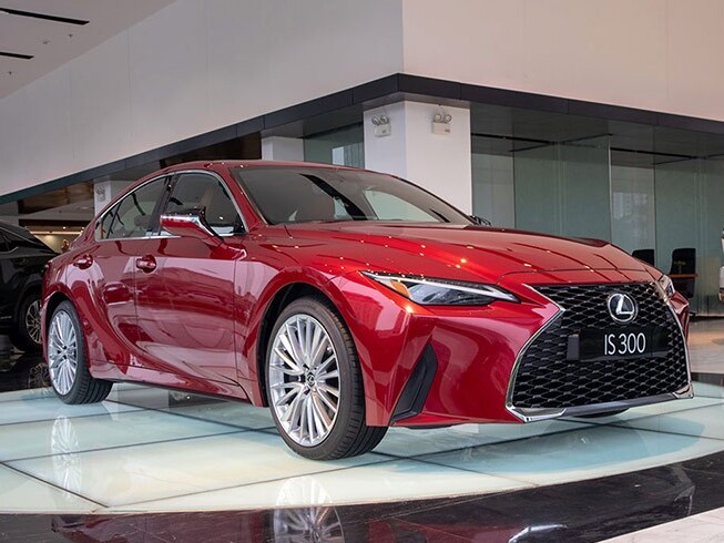 Sedan hạng sang Lexus IS bất ngờ bị 'khai tử' tại Việt Nam?