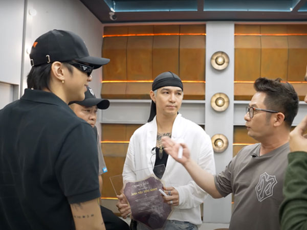 33 anh tài 'chưa kịp thân' đã phải 'chiến'