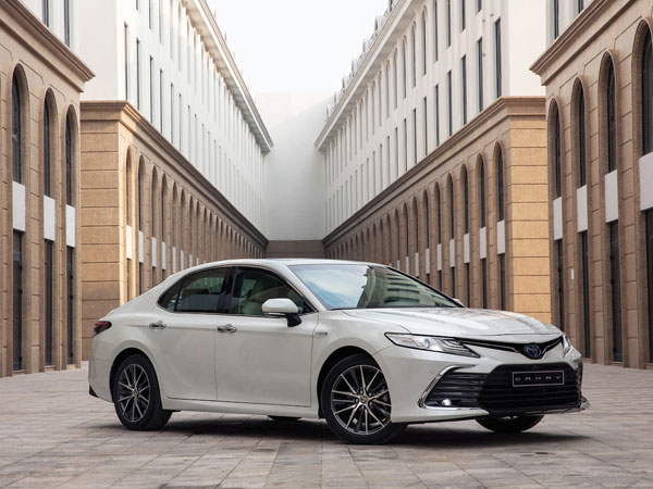 Xe sedan cỡ D tháng 6: Toyota Camry 'vô đối', Honda Accord đội sổ dù giá giảm