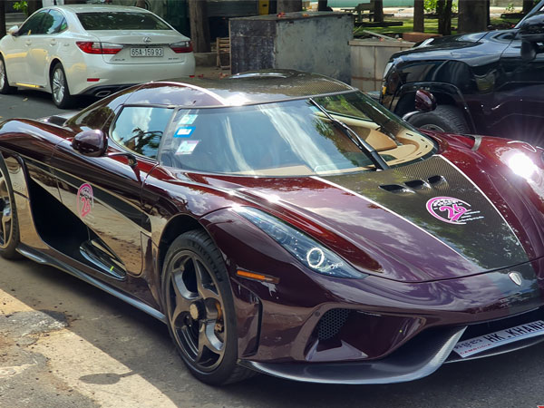 Siêu xe Koenigsegg đình đám nhất Việt Nam của đại gia Hoàng Kim Khánh xuống phố