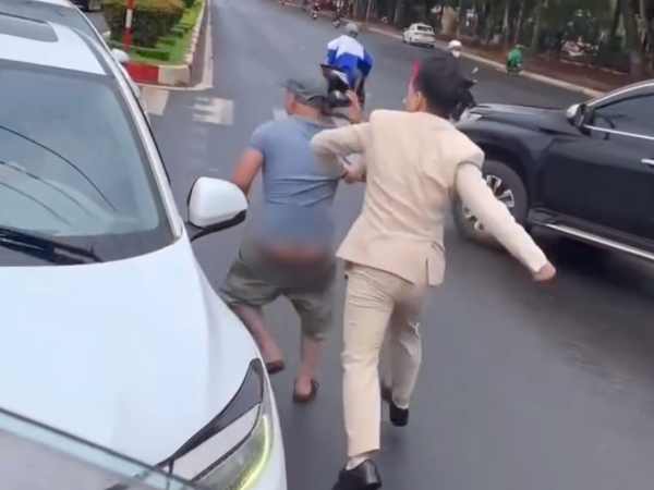 Tài xế xe ben nghi bị chú rể đánh sau va chạm giao thông vừa phải nhập viện, hé lộ tình trạng sức khỏe