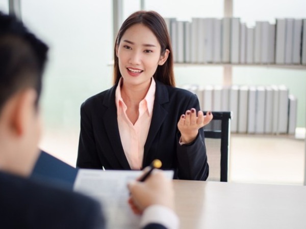 Cô gái có 1 năm kinh nghiệm đi xin việc: Yêu cầu mức lương hơn 200 triệu/tháng, nhà tuyển dụng chỉ nghe 5 từ này liền nhận vào làm