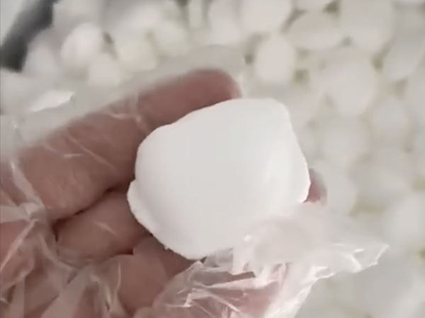 Từ các vụ án đầu độc chết người, mua xyanua sao quá dễ dàng?