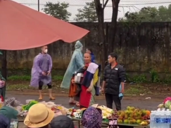 Ông Thích Minh Tuệ tái khất thực sau 1 tháng ẩn tu, tình hình hiện tại có nhiều bất ngờ