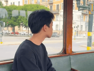 Rich kid Henry lại gây bão khi đi nghỉ hè ở Thụy Sĩ với nhan sắc chuẩn 'tổng tài' tương lai, soi học vấn cũng mê