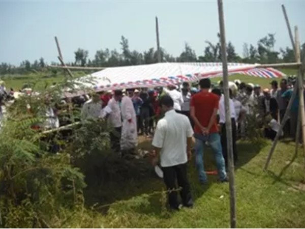 Thi thể phụ nữ dưới cống tố tội ác gã người yêu qua mạng