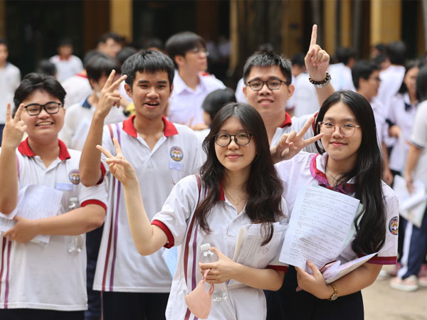 Công bố điểm thi tốt nghiệp THPT 2024: 10 thủ khoa khối C00 toàn quốc đều ở Bắc Ninh