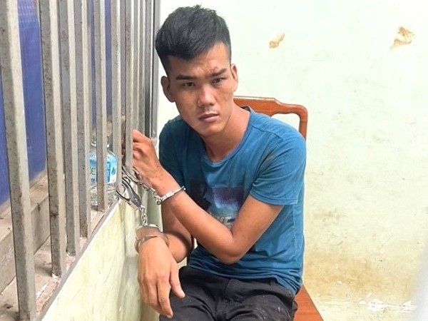 Ăn nhậu, đập phá rồi chém Đại úy Công an bị thương