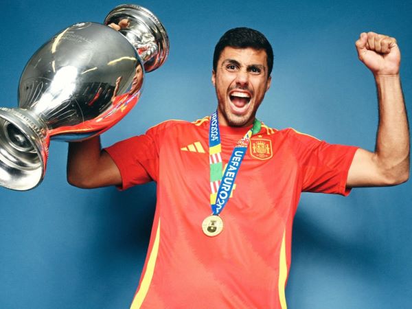 Real Madrid tràn đầy hy vọng chiêu mộ Rodri