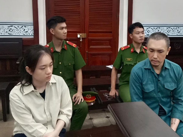 'Cuộc sống khó khăn', cặp đôi người Singapore rủ nhau sang Việt Nam trộm cắp