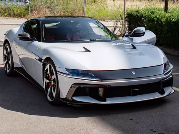 Ferrari 12Cilindri có gì 'hot' mà Cường Đô la và Qua Vũ phát mê?