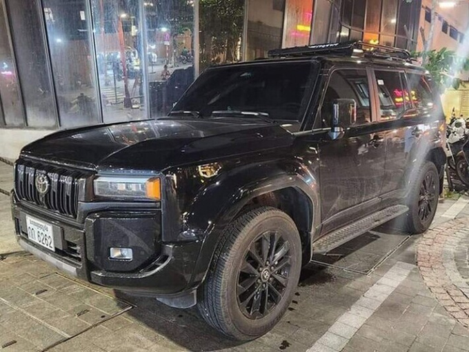 Chiếc Toyota Land Cruiser Prado 2024 đầu tiên lăn bánh tại Việt Nam