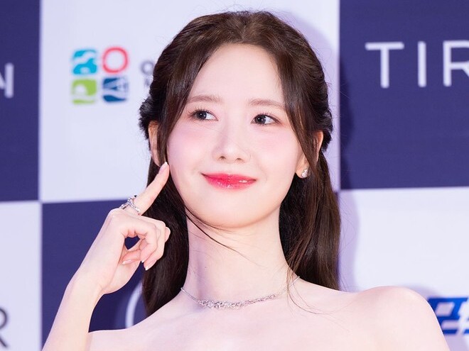 Siêu thảm đỏ Rồng Xanh: Yoona - Tiffany hóa công chúa đọ sắc Park Bo Young hack tuổi, Ryu Jun Yeol tái xuất sau ồn ào với Han So Hee