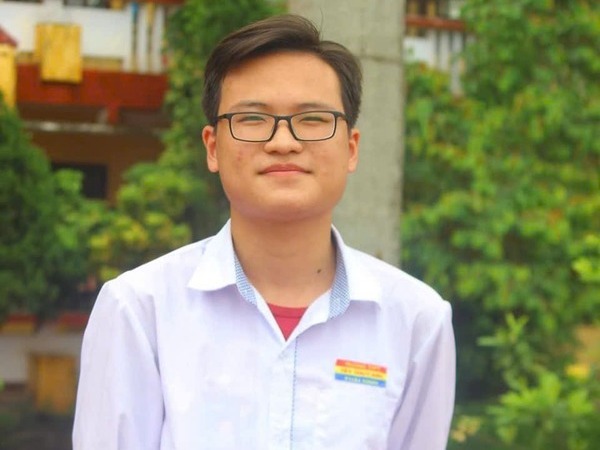 Bất ngờ Thủ khoa khối A toàn quốc là cái tên quen thuộc: Không đi học thêm, học trường làng ở Thái Bình