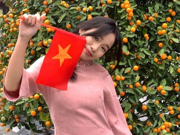 Thế nào là 'con nhà người ta'? Không đi học thêm vẫn là thủ khoa toàn quốc, còn là cô chủ shop kinh doanh riêng