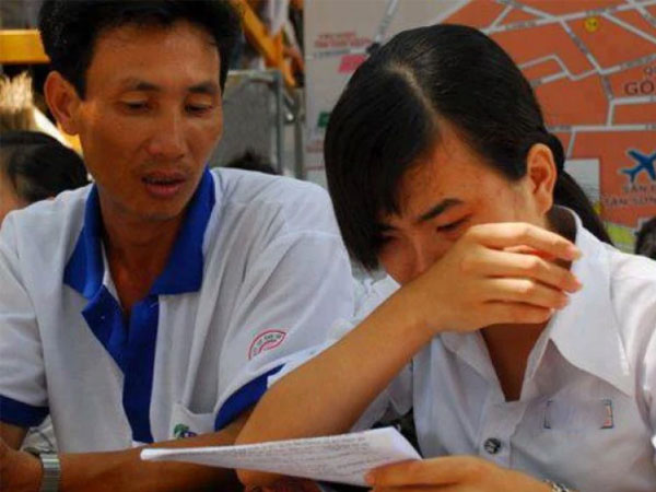 Đoạn tin nhắn của 2 bố con khiến nhiều người phải khóc, con đường đến với cánh cổng đại học đôi lúc thật xa