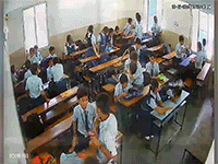 Nhiều học sinh bị thương khi tường lớp học tầng 2 đổ sập