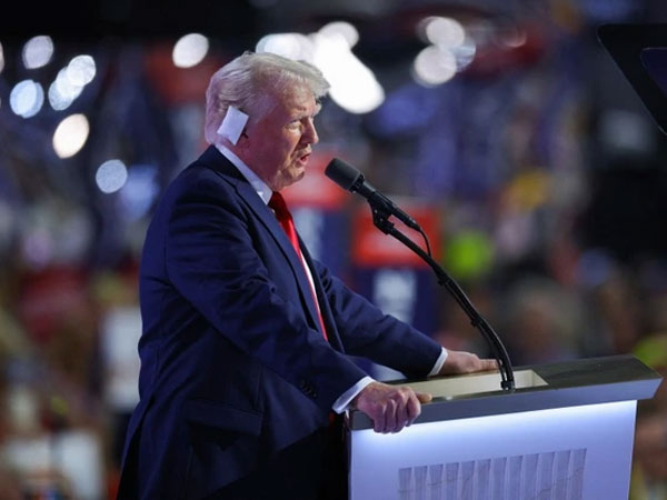 Vết thương của ông Trump 'vẫn còn chảy máu'