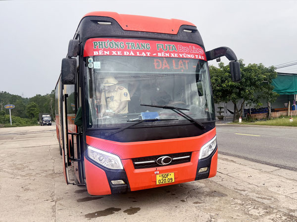 Tài xế vi phạm nồng độ cồn khi đang chở 33 hành khách