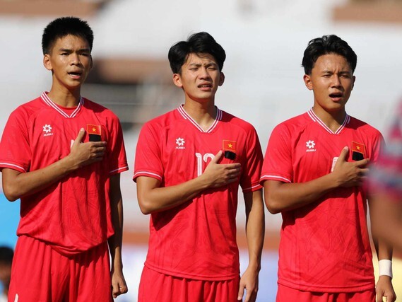 Tuyển Lào gây bất ngờ, là cơ hội vớt vát danh dự hay 'thảm họa' cho tuyển Việt Nam?