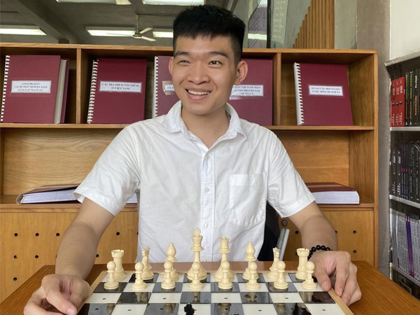Tuổi thơ không có 3 điều cơ bản, chàng trai giành học bổng 2,2 tỷ: Cuộc sống hiện tại khó tin