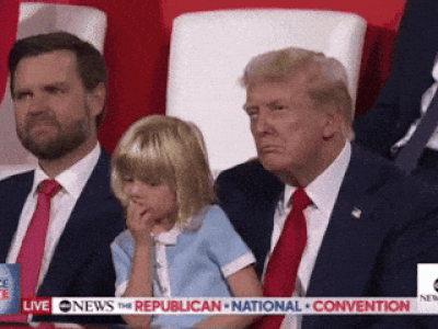 Cháu gái 4 tuổi của ông Donald Trump 'gây bão' vì quá dễ thương, khoảnh khắc ngồi trong lòng ông nội viral toàn mạng