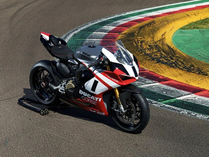 Ducati Panigale V2 Superquadro Final Edition 2025 - 'quỷ đỏ' giá tới 708 triệu đồng