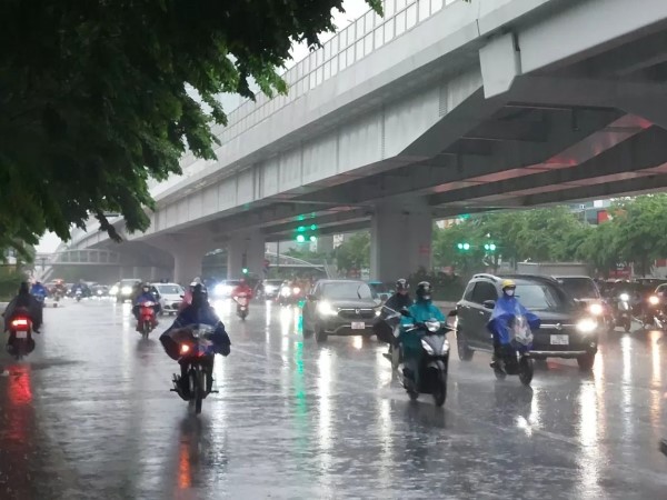 Dự báo thời tiết Hà Nội hôm nay 23/7/2024: Hà Nội mưa to kèm dông, đề phòng lốc sét, gió giật mạnh