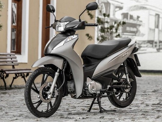 Cận cảnh Honda Biz 125 - xe máy số phổ thông đắt hơn cả SH Mode
