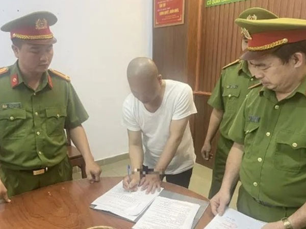 Người tự xưng ‘Thích Tâm Phúc’ bị xét xử về tội lừa đảo và làm giả giấy tờ