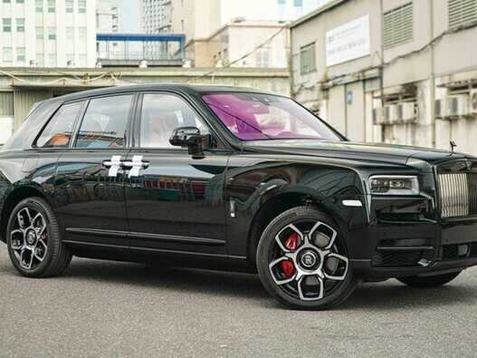 Cực phẩm Rolls-Royce Cullinan Black Badge 2024 'hàng thửa' tại Hà Nội
