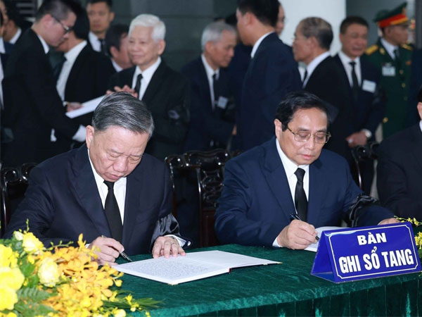 Những lời lay động trong sổ tang Tổng Bí thư Nguyễn Phú Trọng