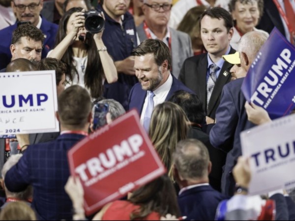 'Phó tướng' của ông Trump phá kỷ lục theo cách tồi tệ nhất