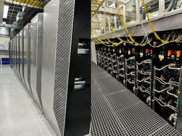 Elon Musk khoe siêu máy tính sức mạnh tương đương 8.000 chip Nvidia H100