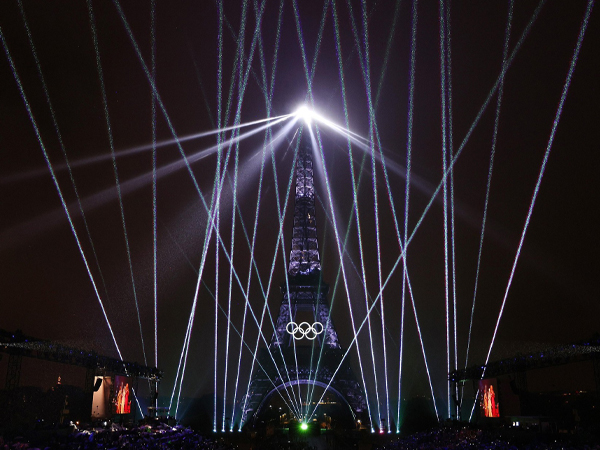Những khoảnh khắc đáng nhớ tại lễ khai mạc Olympic 2024: Tình yêu tràn ngập Paris và màn trở lại đáng nhớ