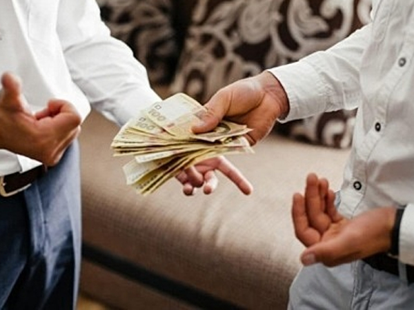 Người đàn ông cho hàng xóm vay hơn 279 triệu đồng để mua nhà, 2 năm sau bất ngờ bị tòa án phạt gần 70 triệu đồng