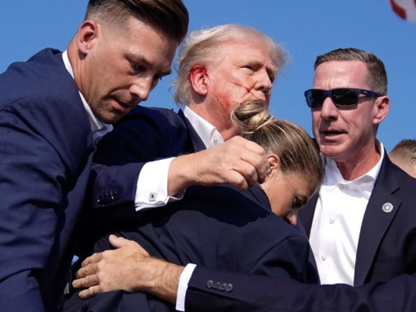FBI xác nhận ông Trump thực sự bị trúng đạn trong vụ ám sát hụt