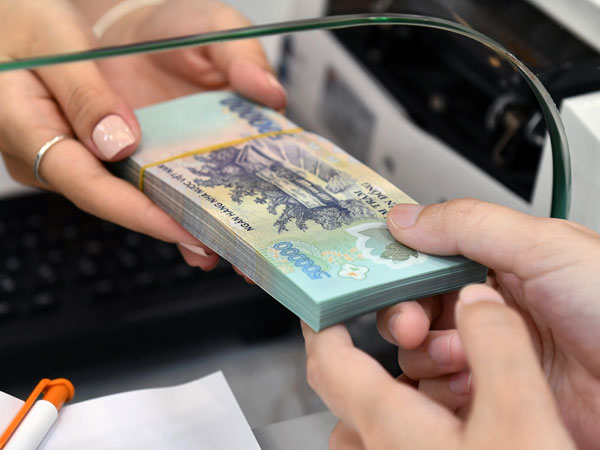 Vay tiêu dùng đã dễ hơn nhưng người vay cần chú ý điều gì?