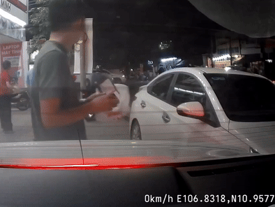 Camera vụ xe bán tải cố vượt qua đường sắt gây tai nạn kinh hoàng ở Đồng Nai, nhiều người thương vong