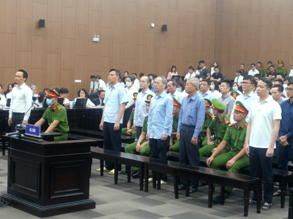 Xét xử vụ FLC: Các bị cáo khóc, xin được khoan hồng