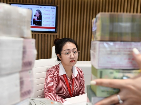 Ngân hàng nào trả lãi suất bậc thang cao nhất?