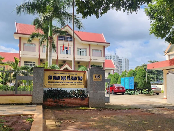 Vì sao Đắk Lắk chậm xử lý trách nhiệm 1 nữ hiệu trưởng nhiều vi phạm?