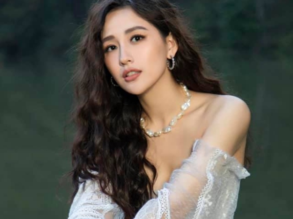HOT: Hoa hậu Mai Phương Thúy lên xe hoa