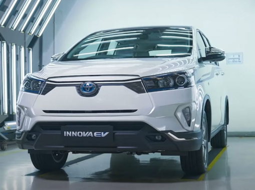 Cận cảnh Toyota Innova EV điện giá 1,8 tỷ đồng tại Đông Nam Á