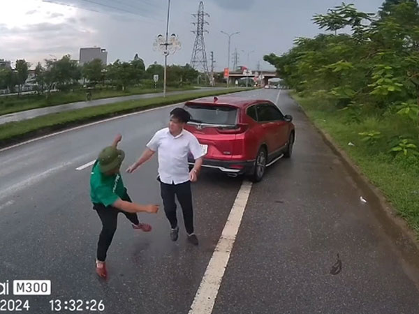 Cán bộ huyện gây hấn với tài xế trên đường ở Vĩnh Phúc: Lãnh đạo cơ quan nói gì về việc nhầm người?