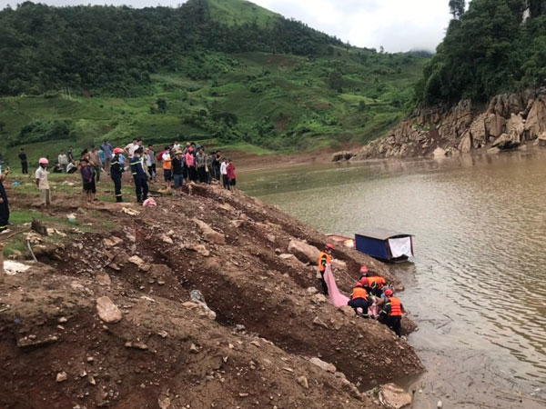 Tìm thấy thi thể bé gái 12 tuổi bị lũ cuốn khi đi cấy