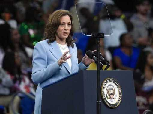 Bà Harris thách thức ông Trump tranh luận trước bầu cử
