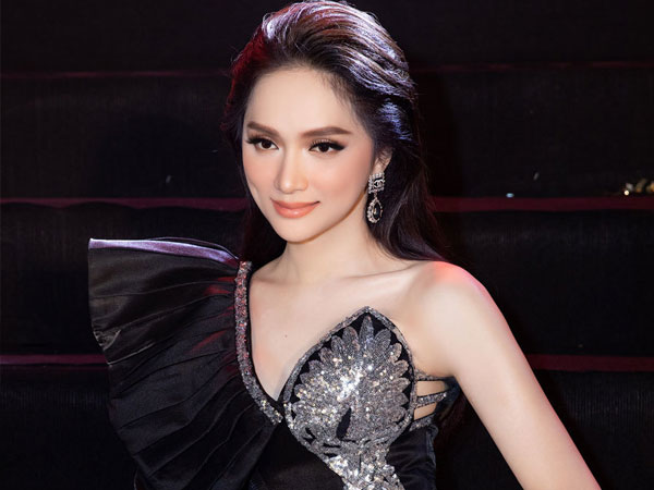 Hương Giang trả lời như thi ứng xử khi được hỏi về tình trạng mối quan hệ hiện tại: Tích cực và hạnh phúc!