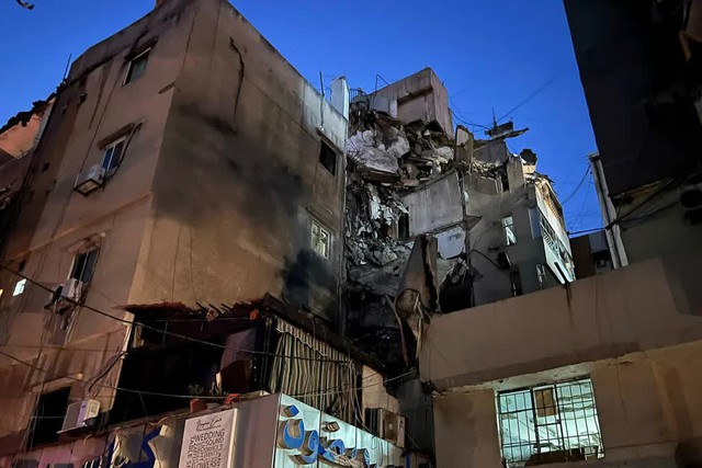 Israel 'trả đũa' không kích thủ đô Lebanon: Nhiều tòa nhà sụp đổ, số phận chỉ huy Hezbollah chưa rõ