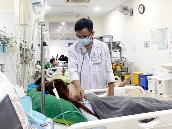 8 nhân viên ngân hàng, trong đó có thai phụ, nghi ngộ độc khí CO